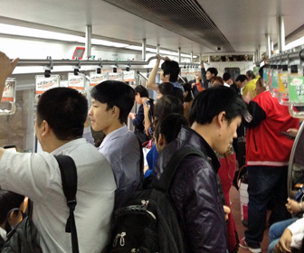 地下鉄　整然と♪　中国北京ツアーを１０倍楽しめる？情報