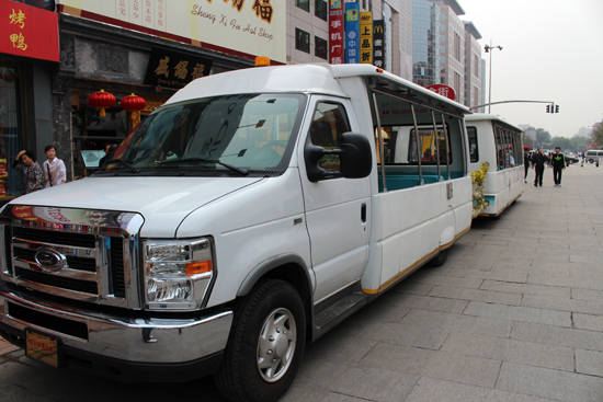 王府井　観光用バス♪　中国北京ツアーを１０倍楽しめる？情報